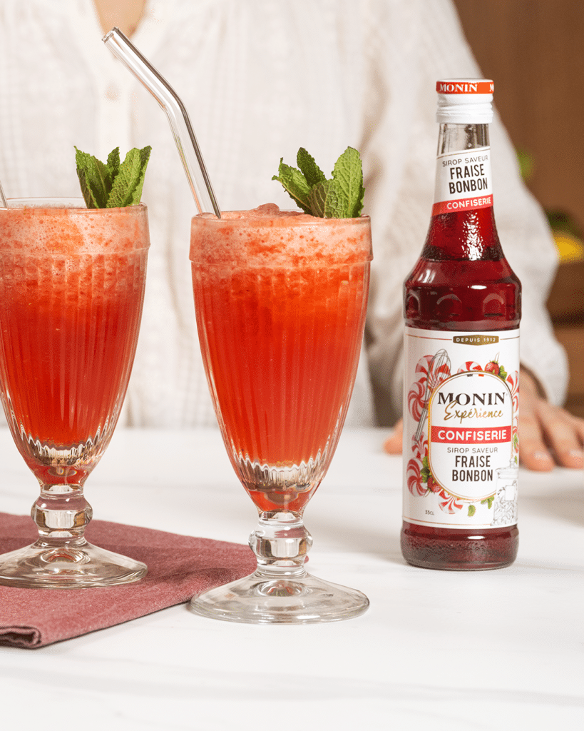 Recette Granité Fraise Bonbon - MONIN Expérience - Gamme Confiserie